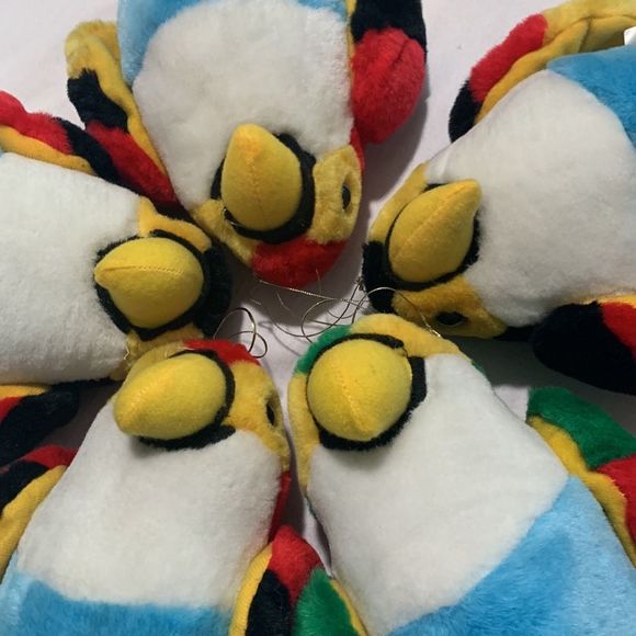 Five Pretty Plush Parrots - Picture 5 of 15